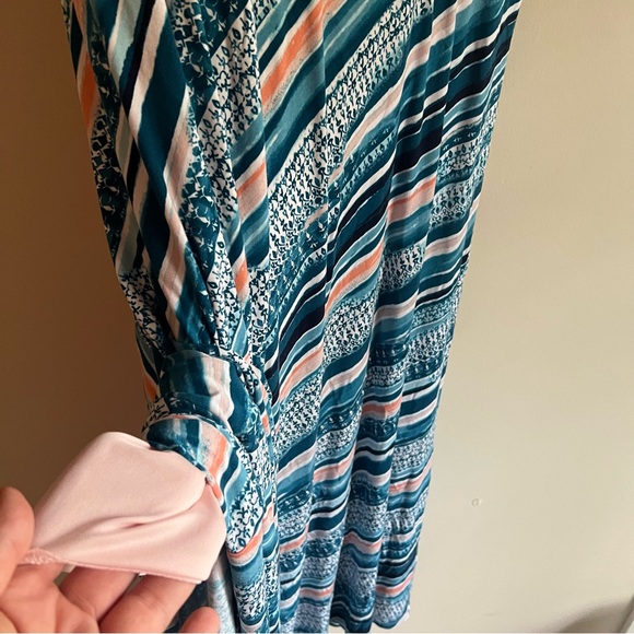 NWOT. Size XL Dress. - Picture 4 of 6